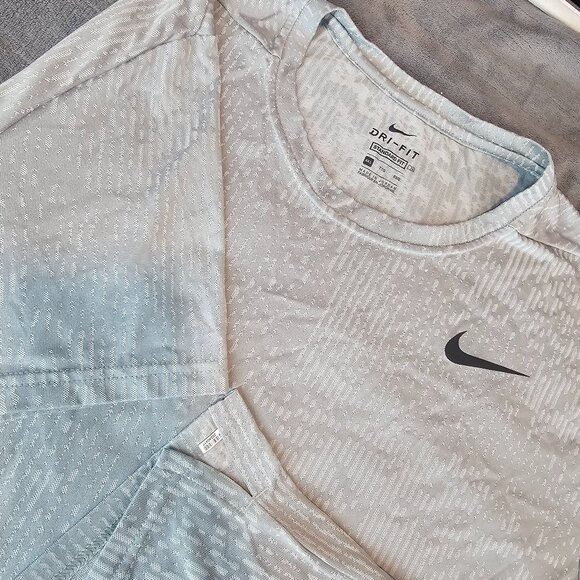 Nike Dri-Fit Standard Fit Grey T-Shirt. Men's XXL gray shirt 2X - Picture 1 of 16